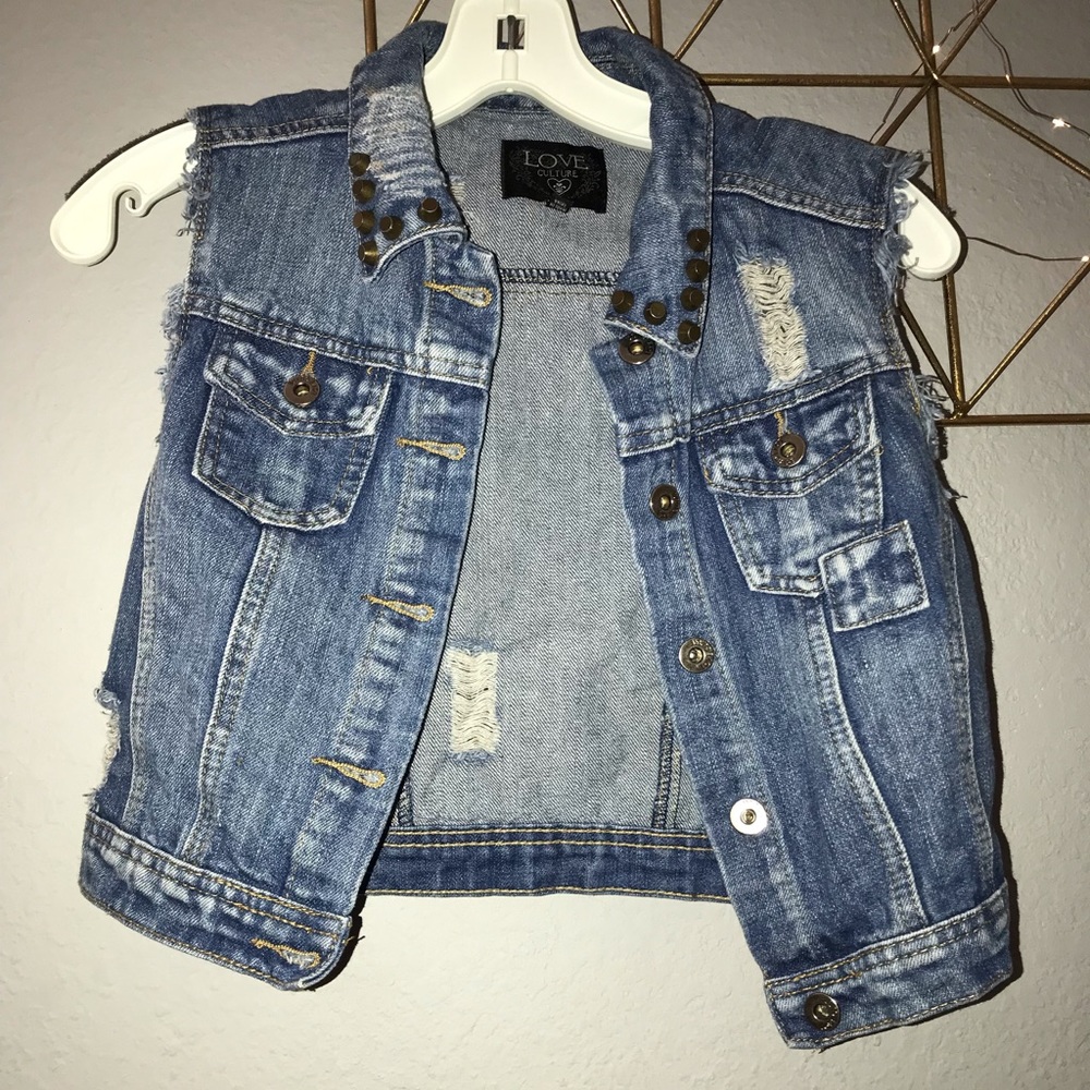 🎸JEAN VEST WITH STUDS🎸